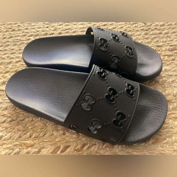 GUCCI - Gucci Slides - Black New
worn for photo shoot on stage - Picture 6 of 10